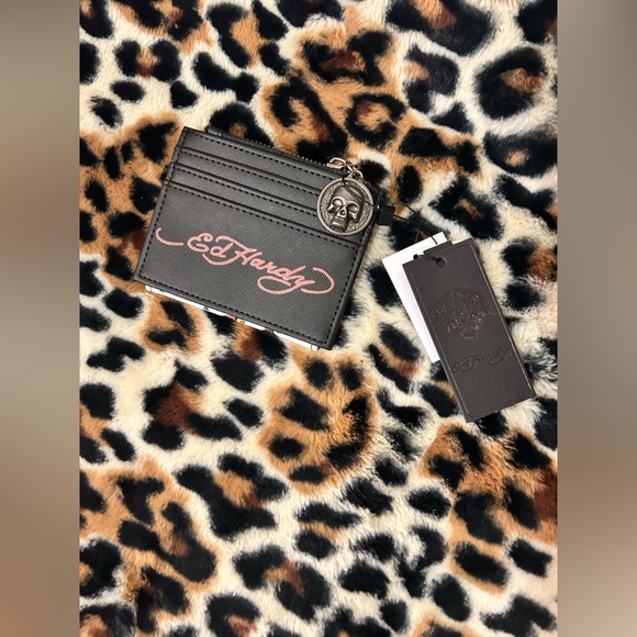 Ed Hardy Black Wallet with Pink Logo - Picture 2 of 2